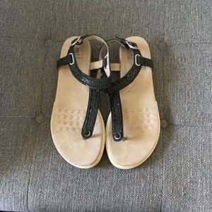 White mountain sandal
